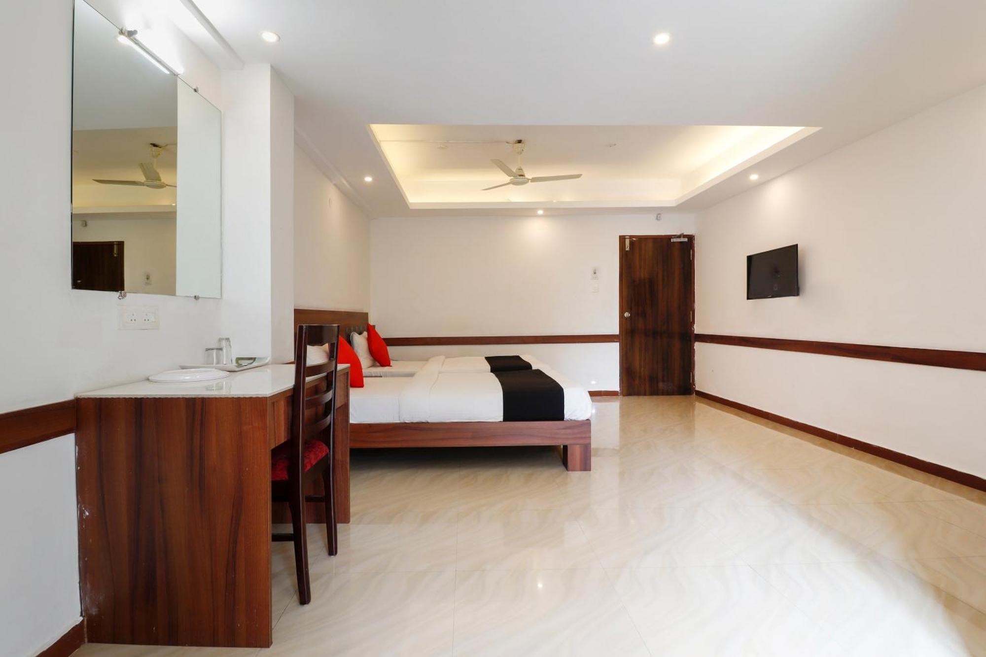 Capital O Sai Arya Residency Mangalore Exterior foto
