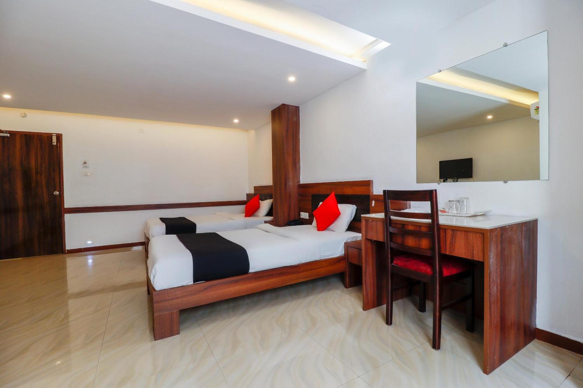 Capital O Sai Arya Residency Mangalore Exterior foto